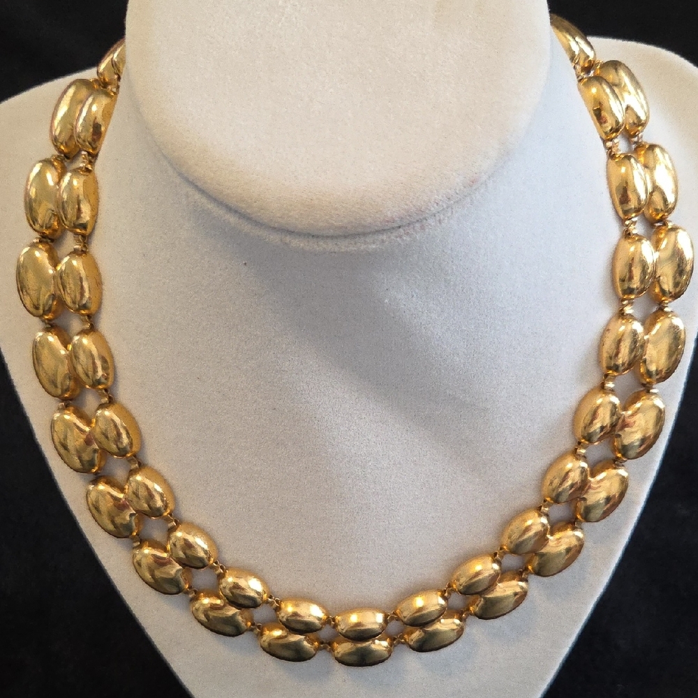 Elegant Gold Necklace